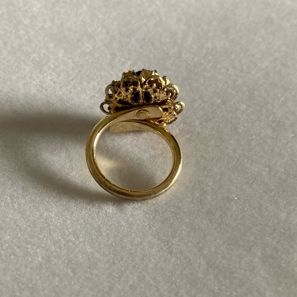 Vintage Sarah Coventry Ring and Earrings - Picture 4 of 12